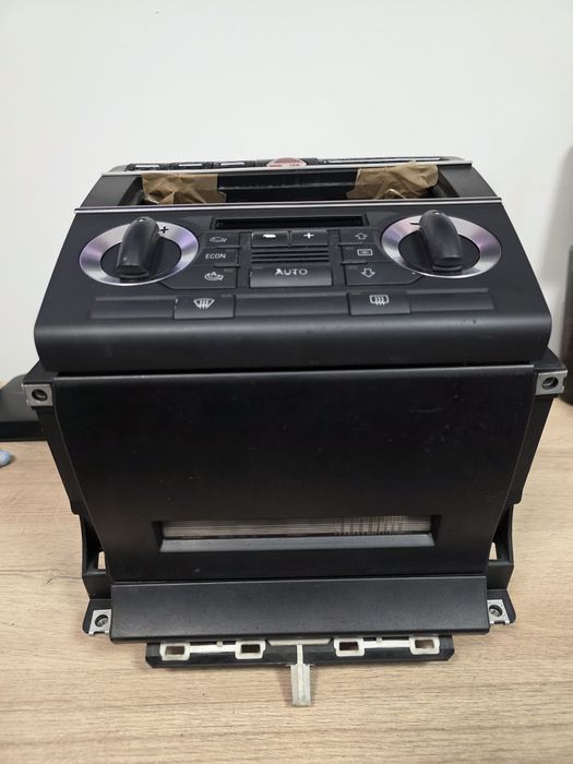 Audi A3 8P  климатроник + централна конзола комплект + бутони