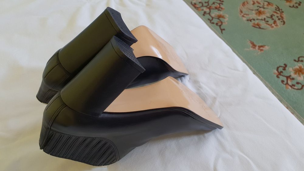 Продавам кожени боти с квадратен връх ,нови Испания