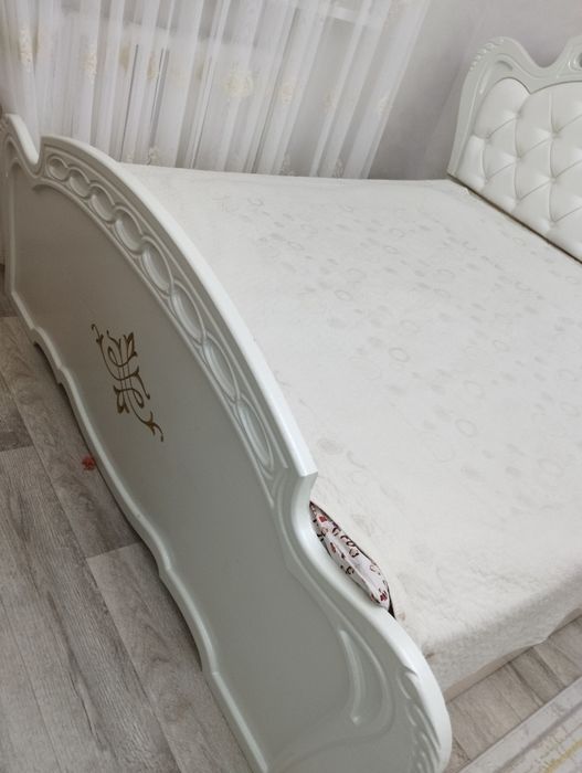 Кровать двухместный