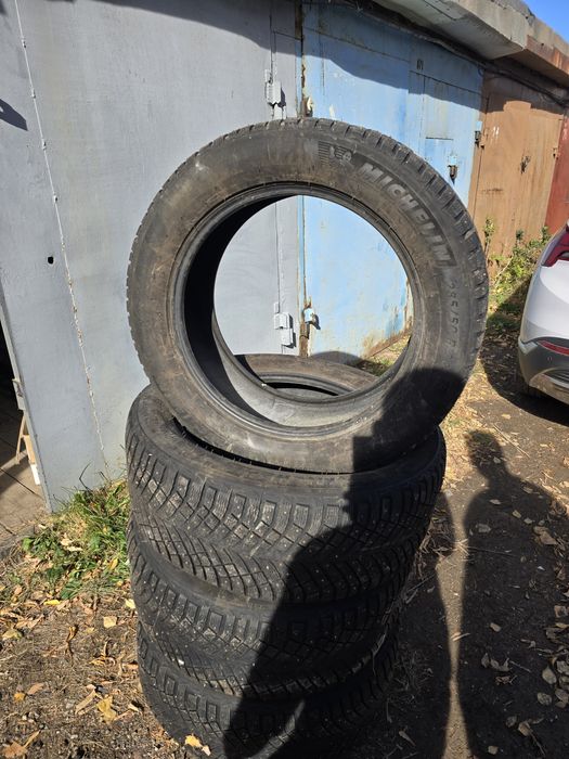 Продам шины Michelin  285/50 R20