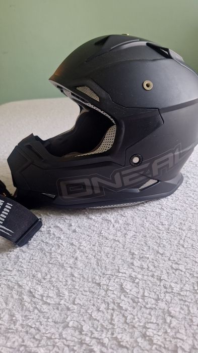 Детска крос каска O'NEAL 2Series Flat Black – много запазена