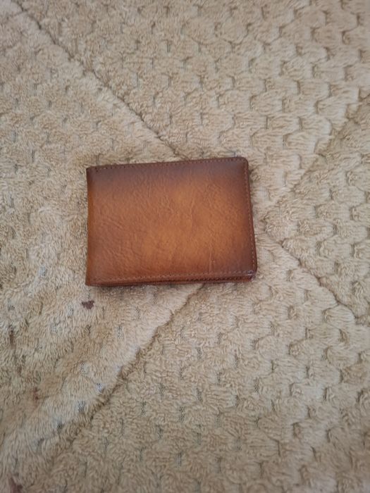 Продавам мъжки портфейл