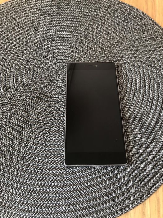 Телефон HUAWEI P8