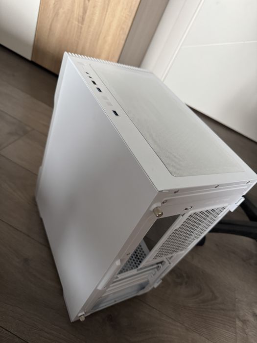 1stPlayer компютърна кутия, неразличима от нова