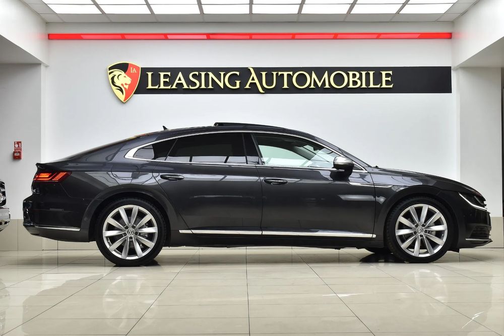 Volkswagen ARTEON BiXenon ACC Lane Assist Panoramic Ceasuri Digitale Alcantara Camere360