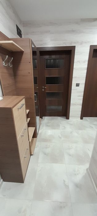 Дава се под наем Двустаен апартамент в Плевен, Идеален център - 70 кв.м за 408 € - Снимка #1