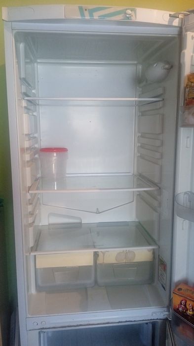 Продам холодильник б/у рабочий.