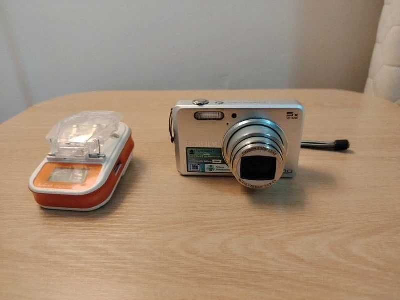 Aparat foto Fuji film J150W