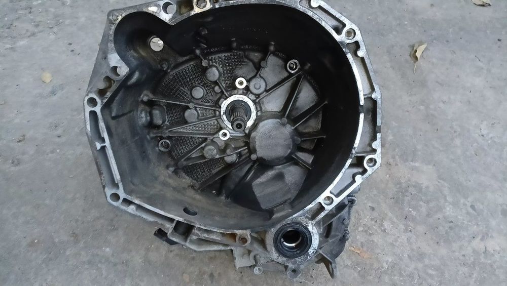 Cutie viteza Nissan Qashqai 1.5dci 2010-2013