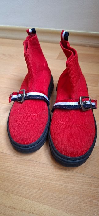 Продавам обувки ном.37