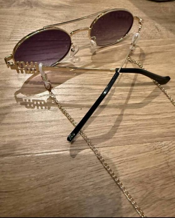 Ochelari de Soare Miu-Miu Luxury Edition UV400 Accesorizati cu Lant