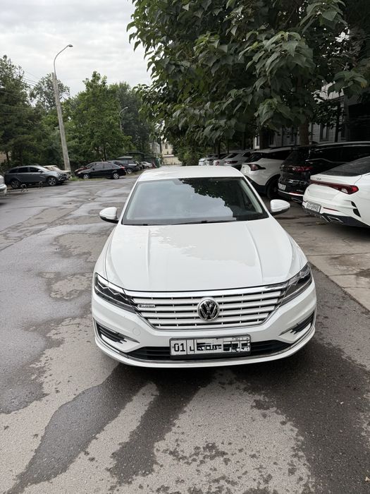 Volkswagen E-Lavida 2021