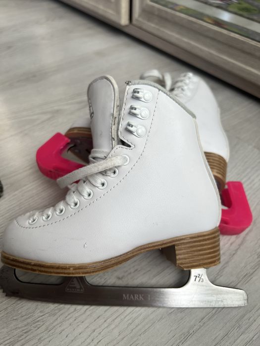 Фигурные коньки Jackson