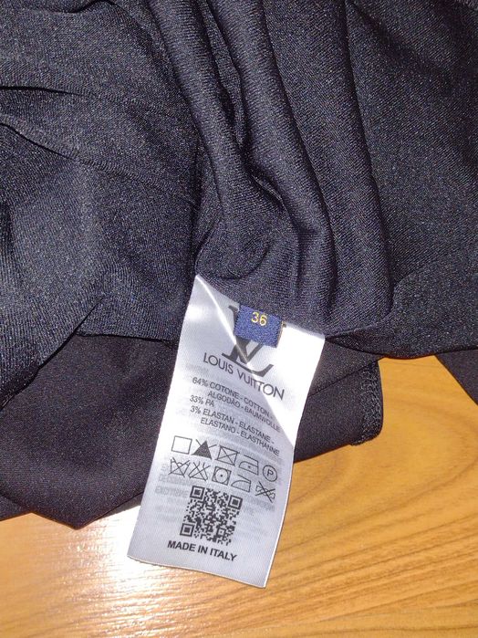 Rochie Louis Vuitton neagra maneca lunga marimea 36 sau S