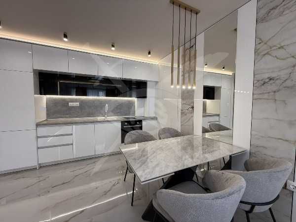 Продава се Тристаен апартамент в София, Хладилника - 96 кв.м за 1222 €/кв.м - Снимка #1