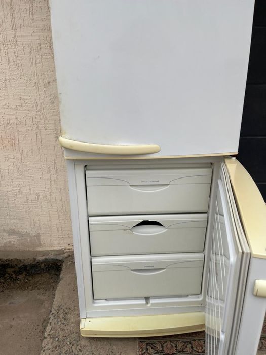 Продам холодильник