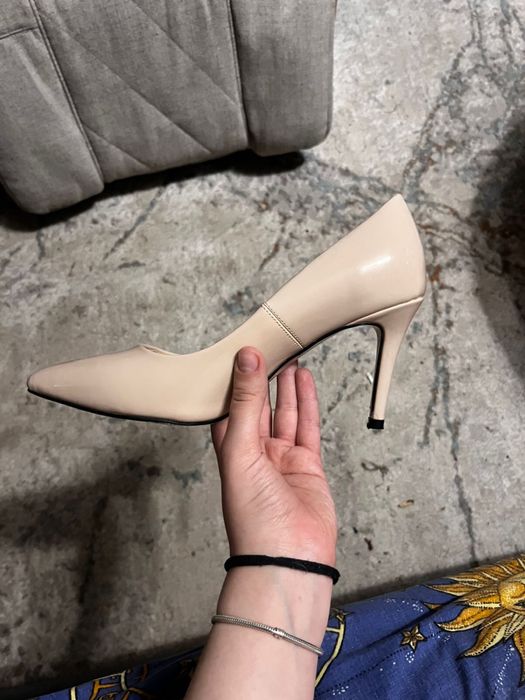 Продам женские туфли