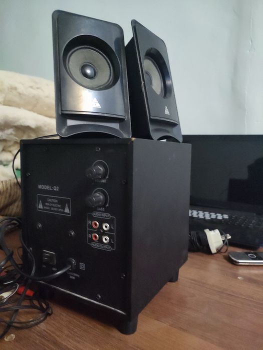 Самбуфер стерео калонки. 2.1 качественной