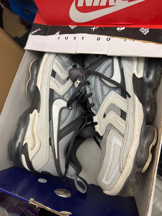 Nike  AIR VAPORMAX EVO Limited edition