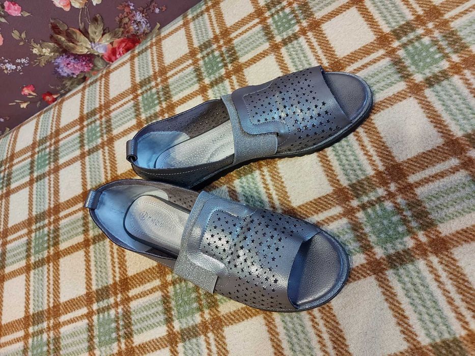 Сандали, босоножки 35, 37 размер.