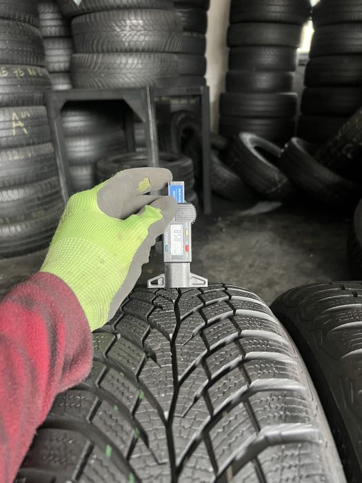 2 anvelope de iarna 205/60/16 Continental Profil NOU!