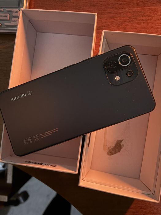 Xiaomi 11 Lite 5G NE (Идеальное состояние, Тонкий и Легкий)