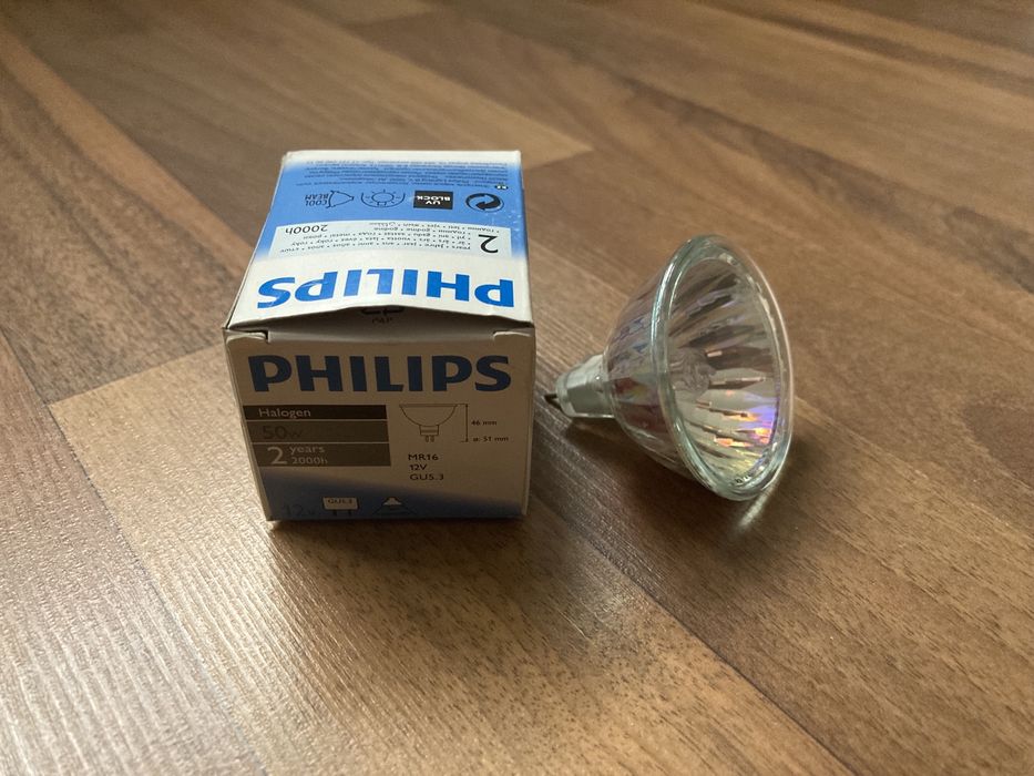 Becuri halogen Philips MR16 GU5.3 (50W/12V 3000K 36D 4000h) [NOU]