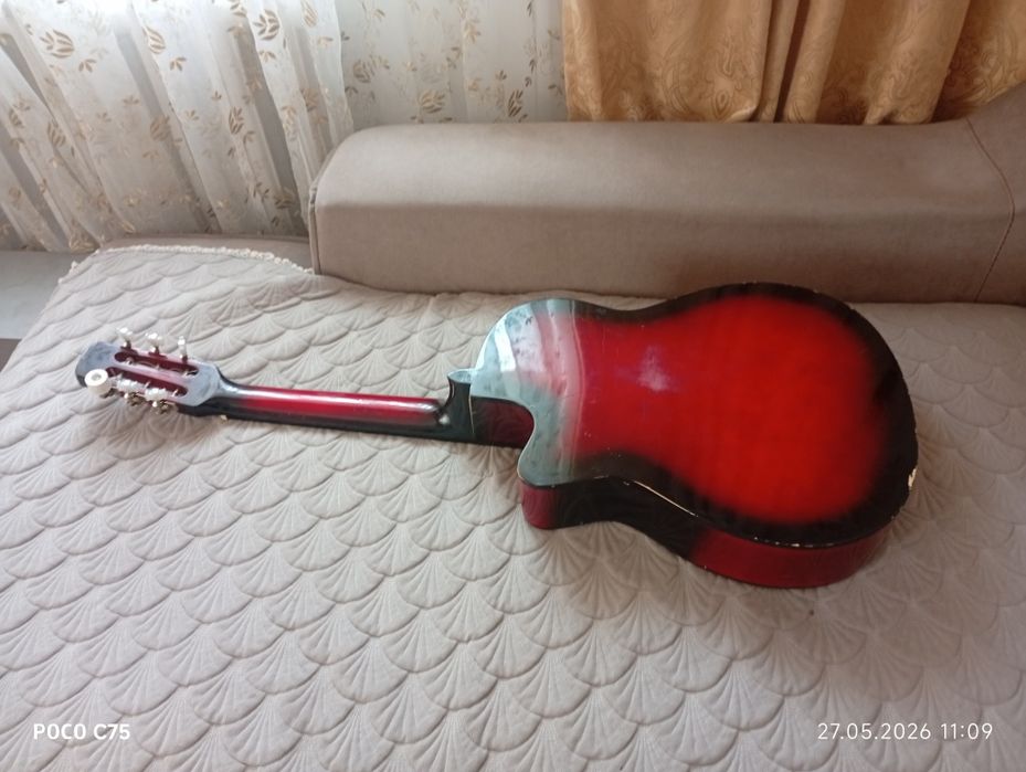 Гитара уже настроиная
