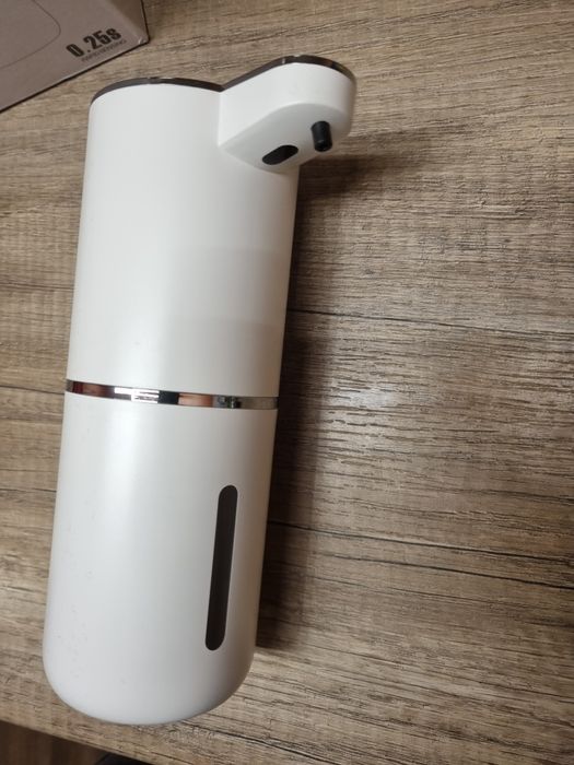 Автоматичен дозатор за течен сапун диспенсър