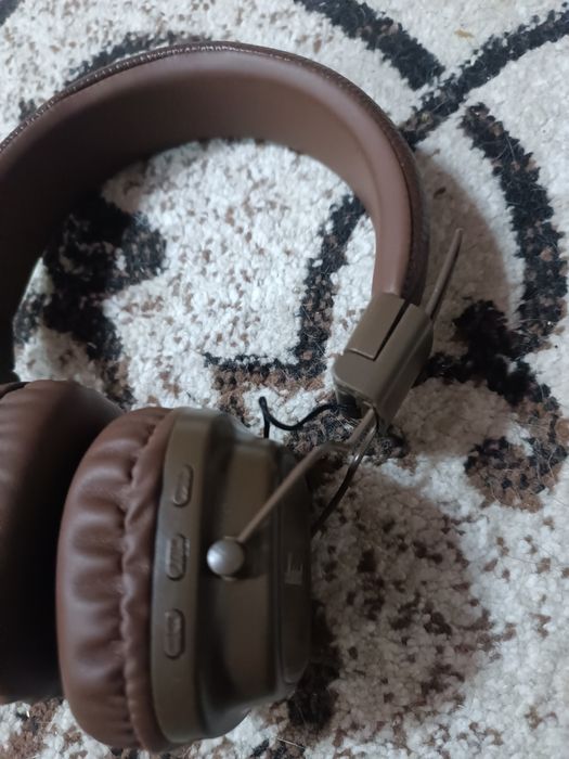 Продам наушники.