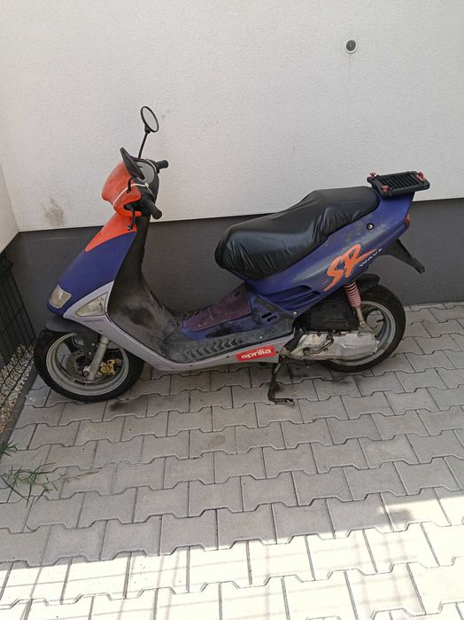Vând scuter Aprilia SR wave