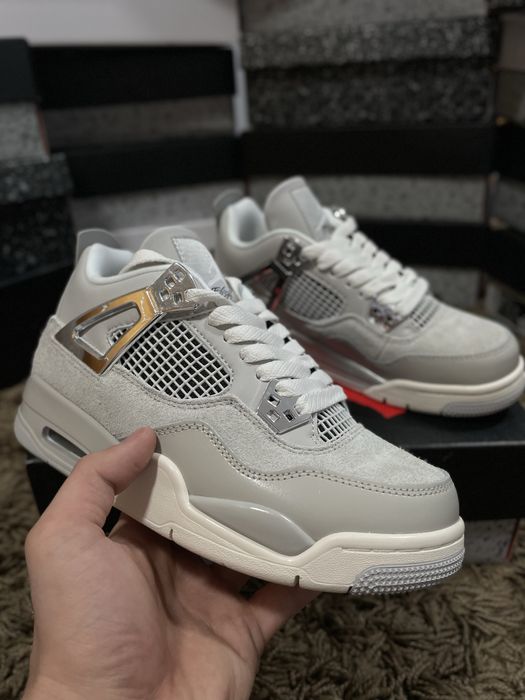Jordan 4 Retro Frozen Moments