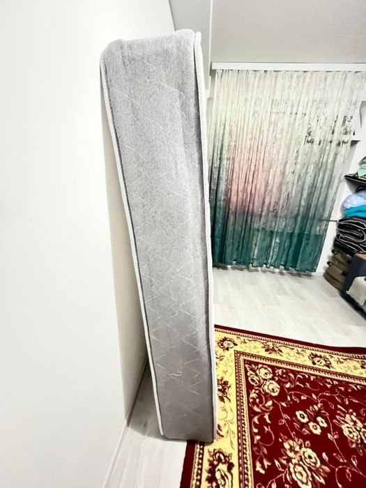 Продам ортопедический матрас в отличном состояний