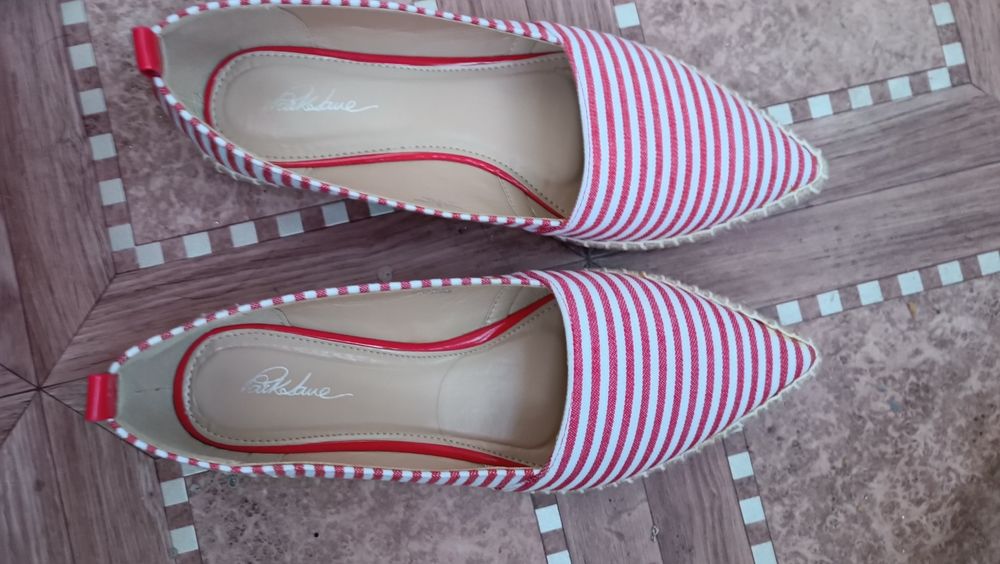 Продам новые летние балетки