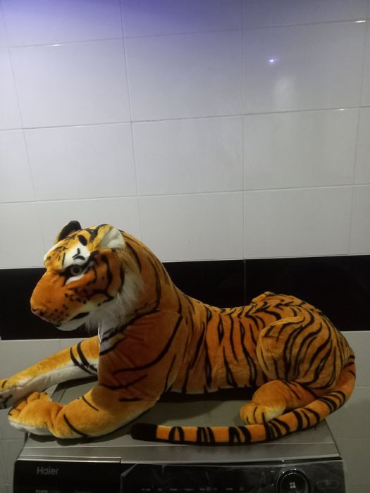 Продаётся мягкая игрушка тигр. Состояние как новый.