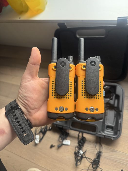 Motorola tlkr walkie talkie