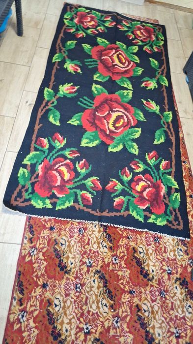 Covoare țesute manual