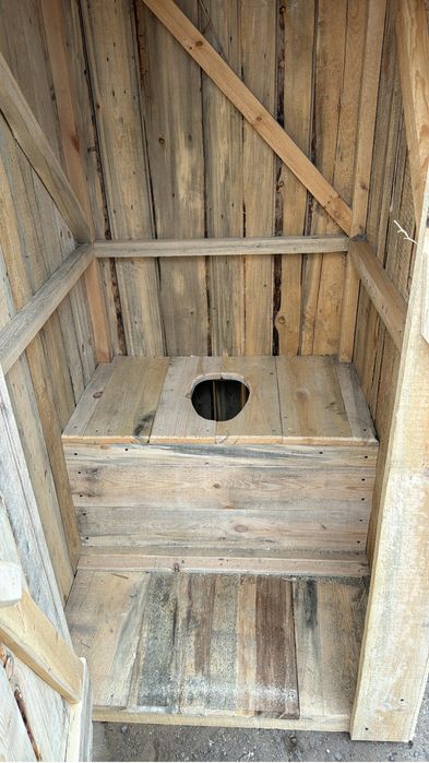 Уличные туалеты в наличии