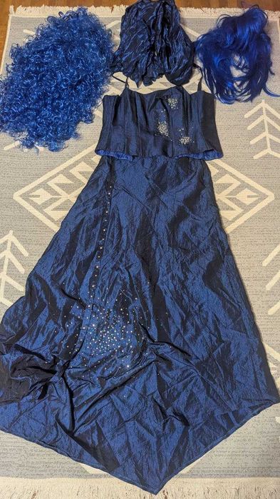 Продаю комплект ( юбка и топ) для праздников ( к 8 марта)