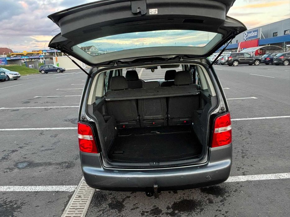 VOLKSWAGEN Touran 2006 — imagine 5
