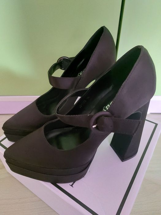 Дамски обувки на ток