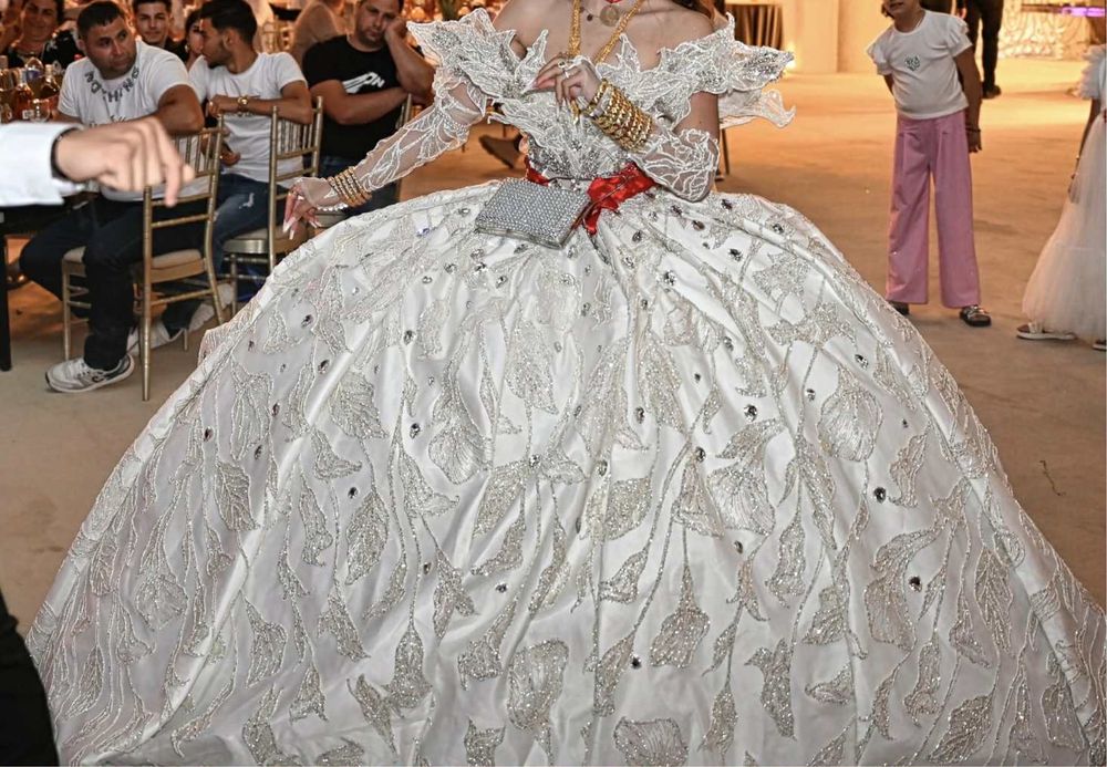 Vand rochie de mireasa