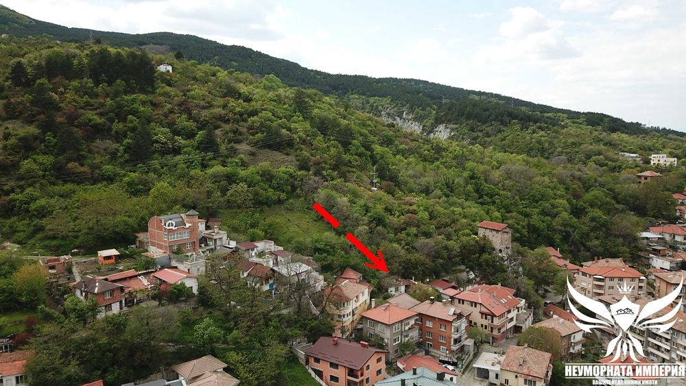 Продавам стара къща 72РЗП с двор 143кв. в гр.Асеновград кв.Чинар