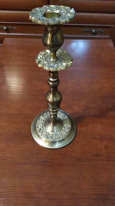 Подсвечники из оникса.