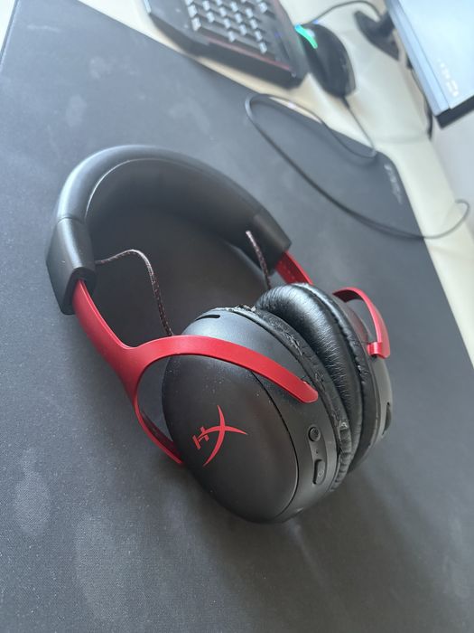 Căști Gaming HyperX Cloud III Wireless (Doar căștile, fără stick USB/microfon)