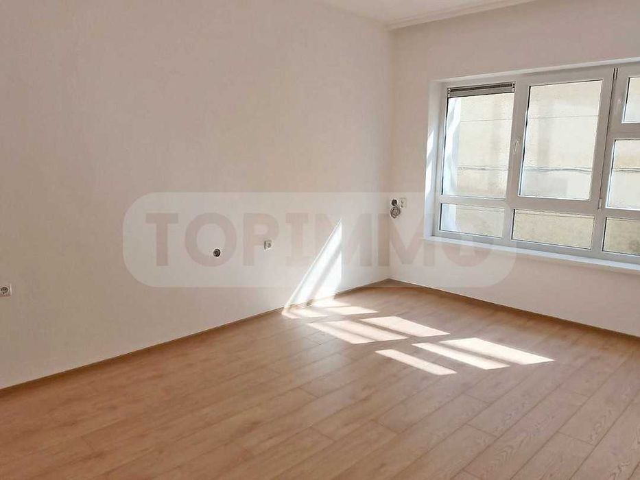 Дава се под наем Офис в Варна, Гръцка махала - 100 кв.м за 1097.01 € - Снимка #9