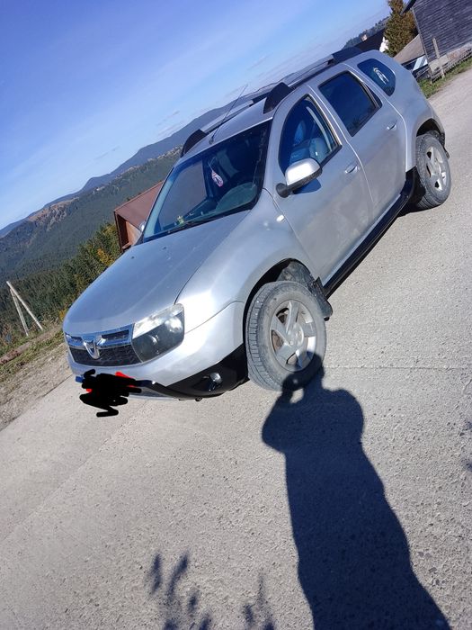 Vând Dacia Duster