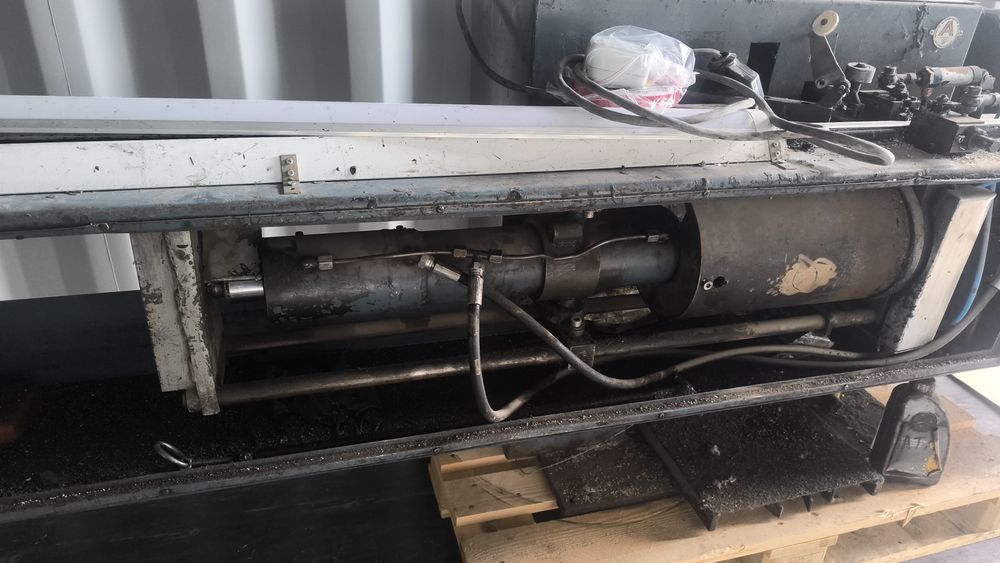 Продавам бутил машина за стъклопакети