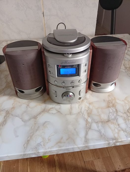 Radio CD maestro funcțional nu știu CD cum funcționează  se probează