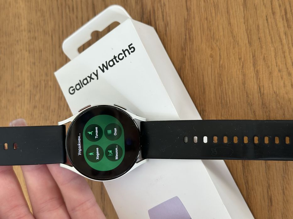 Смарт часовник Samsung Galaxy Watch 5